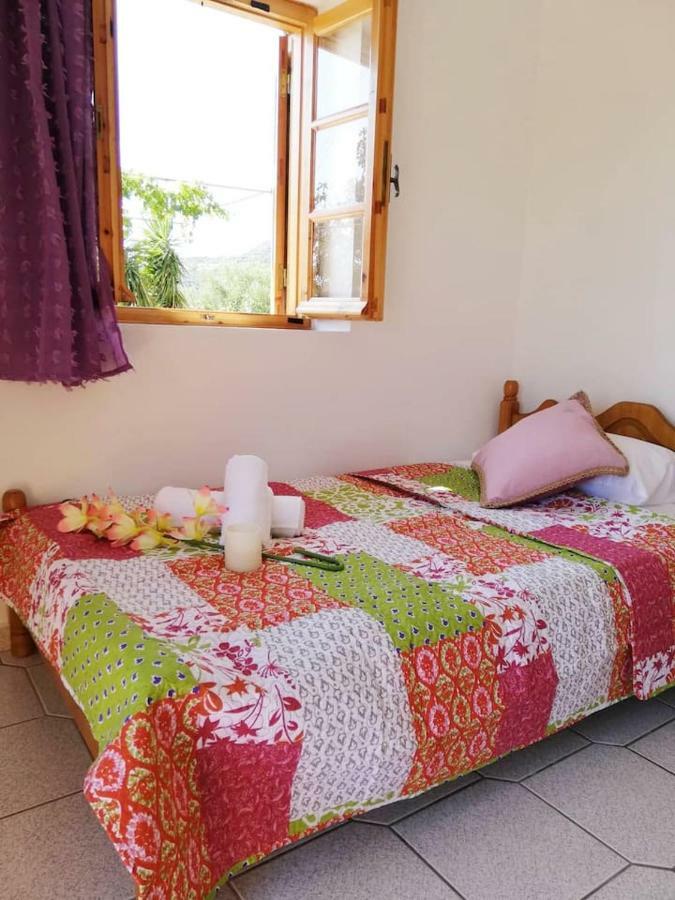 Appartement Theasea House With Garden à Riglia Extérieur photo