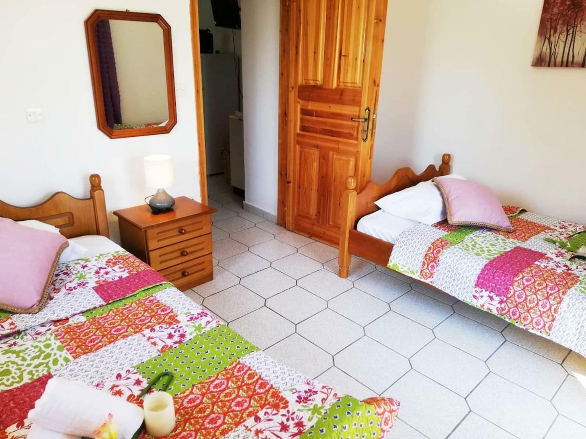 Appartement Theasea House With Garden à Riglia Extérieur photo